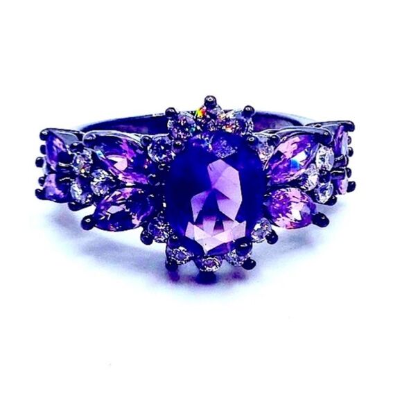 Purple Amethyst Rhodium Setting Cocktail Engagement Ring size 7 New in Gift Box - Picture 3 of 3